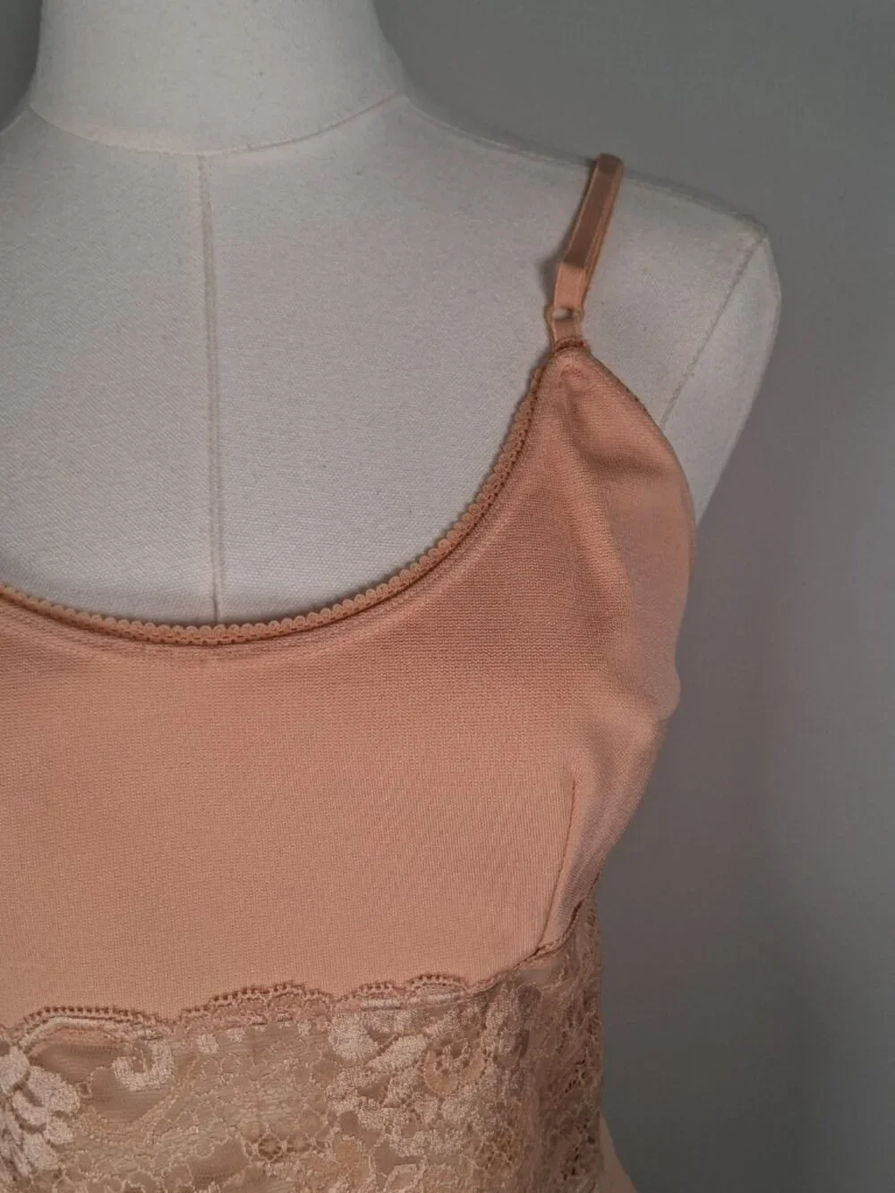 Archival D&G Peach Satin Knit & Lace Camisole size IT 44 - US 8 - Picture 9 of 9